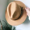 メンズトップハットフェルト女性Fedora Hat Winter Imitationウールの女性フェルト帽子古典的なイギリスのジャズストリートウェアトップハット