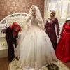 Eleganckie Muzułmańskie Długie Rękawy Aplikacje Suknie Ślubne Ball Suknia Islam Kobiety Oblubienica Moda Maxi Suknia Custom Made with Petticoat Sukienka ślubna