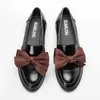 حار بيع -20 2019 العلامة التجارية الأحذية امرأة عارضة كبير bowknot جولة تو الأسود أكسفورد أحذية للنساء الشقق مريحة الانزلاق على النساء أحذية الحجم 34-41
