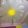 Aangepaste witte opblaasbare ballonbloemen met LED-strook en CE-ventilator voor het bouwen van dak of parade decoratie