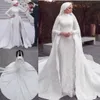 Blygsamma muslimska sjöjungfru bröllopsklänningar med löstagbara tågspetsar applikationer överskirt brudklänningar hijab domstol tåg vintage robes 321e