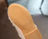 Vårhöstflickor skor PU Läder Princess Party Single Shoes Toddler Slip på Casual Flats Fashion Pearl Flower Kids Loafers Sapato