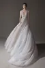2020 Robes de mariée florales col en V sans manches en dentelle appliquée robe de mariée sexy dos nu tribunal train sur mesure robes formelles de mariée