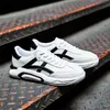 Mode klassieke voor vrouwen Mannen Platschoenen Triple White Black Red Mesh Ademend Comfortabele Trainer Sport Designer Sneakers 39-44