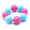 Collana robusta di colore blu + rosa caldo Set di braccialetti Set di gioielli con collana di perline robuste di gomma da masticare per bambini fiore di rosa moda
