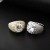 Anelli ghiacciati per uomini Designer di lusso Mens Big Bling Diamond Anello 18K oro oro zircone zircone Anello di fidanzamento del matrimonio Gioielli L6424734