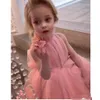 2020 Piękny Różowy Kwiat Dziewczyny Sukienki Księżniczka Wysoka Neck Ręcznie Made Flowers Tulle Bez Rękawów Big Bow Kids Urodziny Dziewczyny Kurenty Suknie Nosić