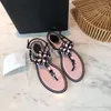 Gorąca sprzedaż-2019 Najnowsze kobiety stylowe buty damskie, płaskie wygodne delikatne sandały, gorąca sprzedaż