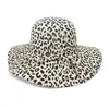 Druk lamparta o dużej brzegi Feil Kaputa Wome Fedora Hats Fascynators Fascynators dla kobiet Elegancka czapka Słońca Chapeau8510201