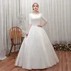 A linha de cetim vestidos de casamento Lace Up vestido de noiva com mangas meia primavera outono praia vestidos de noiva