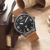 CURREN Eenvoudige stijl Kalender Casual Mannen Horloges Lederen Band Mannelijke Klok Mode Business Quartz Week Display Polshorloge2829