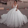 Новый дизайн белого A-Line Свадебные платья V-образным вырезом бальное платье Vestidos De Marriage Свадебные платья без рукавов из органзы Boho Плюс размер