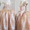 Pink Flower Blush Girls Dresses with Gold Lace Applique Beaded Pearls Jewel Neck Short Cap Sleeves Little Girl Princess Party Ball Gown