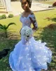 Plus Size abiti da sposa sirena Sheer fuori dalla spalla Appliques del merletto Illusion Abiti da sposa Tiered Ruffles maniche lunghe Garden Wedding Robes