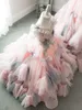 Böhmische 2020 rosa Blumenmädchenkleider für Hochzeiten Perlenspitze Kinder formelle Kleidung abgestufte Röcke Bogen Festzugskleid Vestidos de Primera