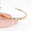 2019 мода гравировка любовное письмо манжеты браслет женщины творческий открытый браслет для мужчин пара роскошные ювелирные изделия подарок