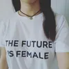 Brev Framtiden är kvinnlig T-shirt Kvinnor Toppar Plus Storlek Feminist Rosa Vit Svart Casual T-shirts Kvinnor Tees Oversized Summer Trend