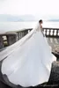 Novo Designer Praia Lace Vestidos de Casamento Longo Ilusão Mangas Sheer Neck Tiered Tulle Tribunal Train A Linha Nupcial Vestidos De Casamento Vestido de Costume
