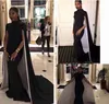 2018 Modest Golvlängd Svart Aftonklänningar med Capes Mermaid High Neck Arabic Vestidos de Festa Formella Party Prom-kappor