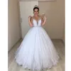 Spaghetti kralen riemen baljurk Trouwjurken 2022 Dompelen V-hals Glitter Tulle Crystal Open Back Bridal Party Jurk Vestidos de Novia