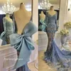2019 Neuankömmling Meerjungfrau-Abendkleid mit Spitzenapplikationen, großer Schleife und langen Ärmeln, Festzug, formelles Partykleid, nach Maß, Übergröße