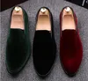 New Casual velluto rosso nero Scarpe da uomo piatte Slip-on Scarpe eleganti Casual punta a punta Tinta unita Mocassino da sposa Larg size 38-44