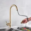 Torneira de cozinha de ouro escovado e misturador de água fria para cozinha pull out mixer guindaste 2 função bico misturador de água211l