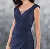 Abiti per la madre della sposa blu scuro (un po 'di stile sirena) Chiffon pieghettato con cerniera laterale trasparente con paillettes di perline