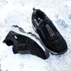 sapatos não deslizantes de neve