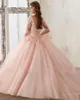 Élégant bébé rose à manches longues robes de bal 2019 robe de bal princesse gonflée robes de Quinceanera douce 16 robe col en V dentelle appliques