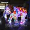 Maßgeschneiderte Parade-Requisiten, aufblasbares Elefanten-Kostüm, 2 m hoch, Leistung, buntes Elefantenmodell für Festival-Parade-Dekoration
