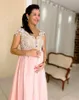 Maternity Lace Beaded Arabiska Aftonklänningar med Cap Sleeves Rosa Chiffon Sheer Back Prom Klänningar Eleganta Formella Party Gravid Klänningar