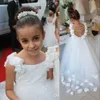 Nova baratos Princesa árabe Flor Meninas Vestidos de Birthday Girl Casamentos mangas Lace Tulle Flores Ruffle Puffy Comunhão Pageant Vestidos