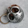 Koszmar przed świętami brodawkową Jack Skellington Key Ring wieszak maska ​​głowa lśniła w ciemnej figurze zabawek Klucz 5589317