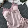 Kadın Pijama Bayan Seksi Saten Sling Lingerie Gecelik Iç Çamaşırı Seti İpek Robe Çiçek Dantel Kolsuz Casual Gecelikler1