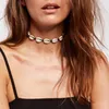 Nueva moda Natural Cowrie Shell Necklace Hecho a mano tejido Ajustable Boho Hawaii Sea Beach Choker para las mujeres Joyería de las niñas 3 colores Elija