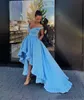 Niedriges Satin-Hochzeitsballkleid, schulterfrei, hellhimmelblau, arabisches A-Linien-Frackkleid, Abendkleider Robe De Soiree