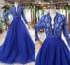 Abiti da cerimonia da sera eleganti blu royal 2022 Abiti da ballo in pizzo con perline a maniche lunghe arabe Tappeto rosso Celebrity Boho Abito da sposa Immagine reale