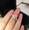 Berömda smycken 925 silverguldpläterade droppe diamantring kvinnor bröllop diamant ring smycken