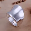 dedo del anillo de bodas masculino