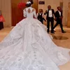 2020 Dubai Luxury Crystal Beaded Applique Lace Ball Gown Wedding Dress High Neck Sheer Långärmad Hål Back Vestido de Noiva Bride Dress