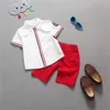 Verkoop Summer Boys Girls Clothing Children Outfits Stripe Stripe Shirts Shirts Shorts met riem 2PCS Sets Schattige Baby Suits8032432