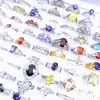 Partihandel 100st / Lot Luxurious Women's Finger Rings Mix Styles Rhinestone Zircon Stone Vacker Silver Ring Bröllopsband med en displaybox