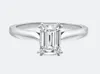 Classic Emerald Cut Moissanite 다이아몬드 싱글 스톤 설정 9K, 14K, 18K 화이트 골드 인증 링 인증서