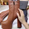 럭셔리 디자이너 Womens Ankle High Chunky Heel 13cm 플랫폼 Slugged Bottom 가을 겨울 부츠 Cow Leather Shoes 크기 35-41