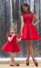 2019 Vestido rojo para ocasiones especiales para niños Vestidos de niña de flores para bodas Una línea Apliques de encaje Madre e hija Vestidos de fiesta para niñas