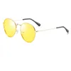 Nouveau Top qualité lunettes de soleil pour enfants Filles Garçons Mode pour enfants Lunettes de soleil rondes de haute qualité lunettes de soleil anti-UV avec coquille