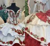 Lindo ouro Vermelho Verde bordado Quinceanera Vestidos Charro fora do ombro Bow Tiered Bola vestido de cetim Prom Dress 7ª Série doce 15 Dres