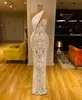 Sukienka wieczorowa Yousef Aljasmi Dress Sukienka Kim Kardashian One ramię koronkowe białe aplikacje S Satynowa pliska
