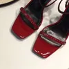 YSL ﾠ Topkvalitet 2024 Luxury Designer Style Patent Leather Thrill Heels Kvinnor unika bokstäver sandaler klär bröllopskor sexig